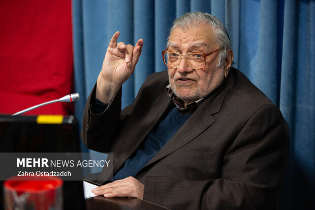 من در پی آن بودم که طرحی نو در اندازم/ جنگ بر جامعه علمی تاثیر داشت؟ من در پی آن بودم که طرحی نو در اندازم/ جنگ بر جامعه علمی تاثیر داشت؟