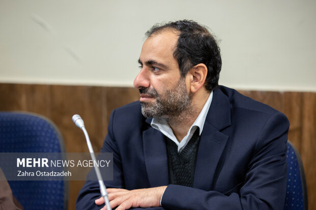 محمد جواد هراتی قائم مقام وزیر علوم در مراسم «نکوداشت مقام علمی دکتر مهدی گلشنی» حضور دارد