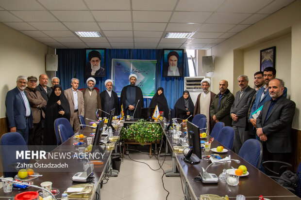 یکی از ماموریت پژوهشگاه هدایت پایان نامههای علوم انسانی است