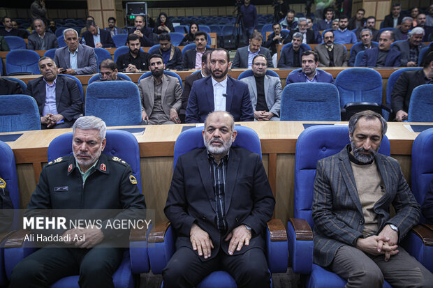 احمد وحیدی وزیر کشور در همایش روز ملی حمل و نقل حضور دارد