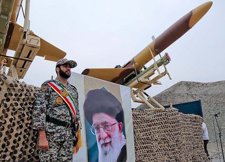 مسيرات "كرار" المسلحة بصاروخ جو- جو تنضم إلى الأسطول الحربي الإيراني