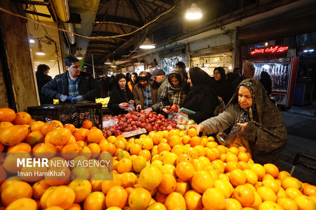 حال و هوای بازار در آستانه ی شب یلدا در همدان