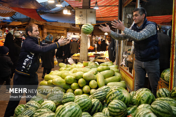 حال و هوای بازار در آستانه ی شب یلدا در همدان