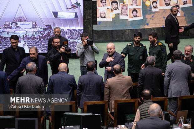 «یادواره بزرگ شهدای مجلس شورای اسلامی» با حضور رئیس مجلس عصر امروز سه شنبه ۲۸ آذرماه ۱۴۰۲ در صحن مجلس برگزار شد