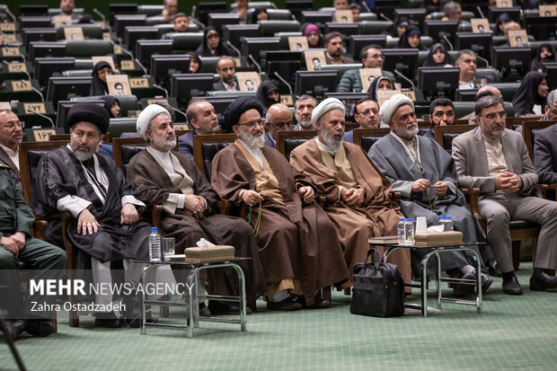 «یادواره بزرگ شهدای مجلس شورای اسلامی» با حضور رئیس مجلس عصر امروز سه شنبه ۲۸ آذرماه ۱۴۰۲ در صحن مجلس برگزار شد