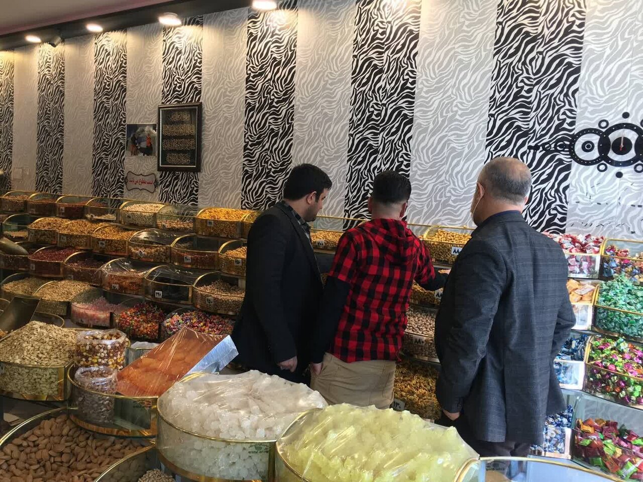 اجرای طرح نظارتی ویژه یلدا در بازار/یلدا در کردستان رنگ نمیبازد