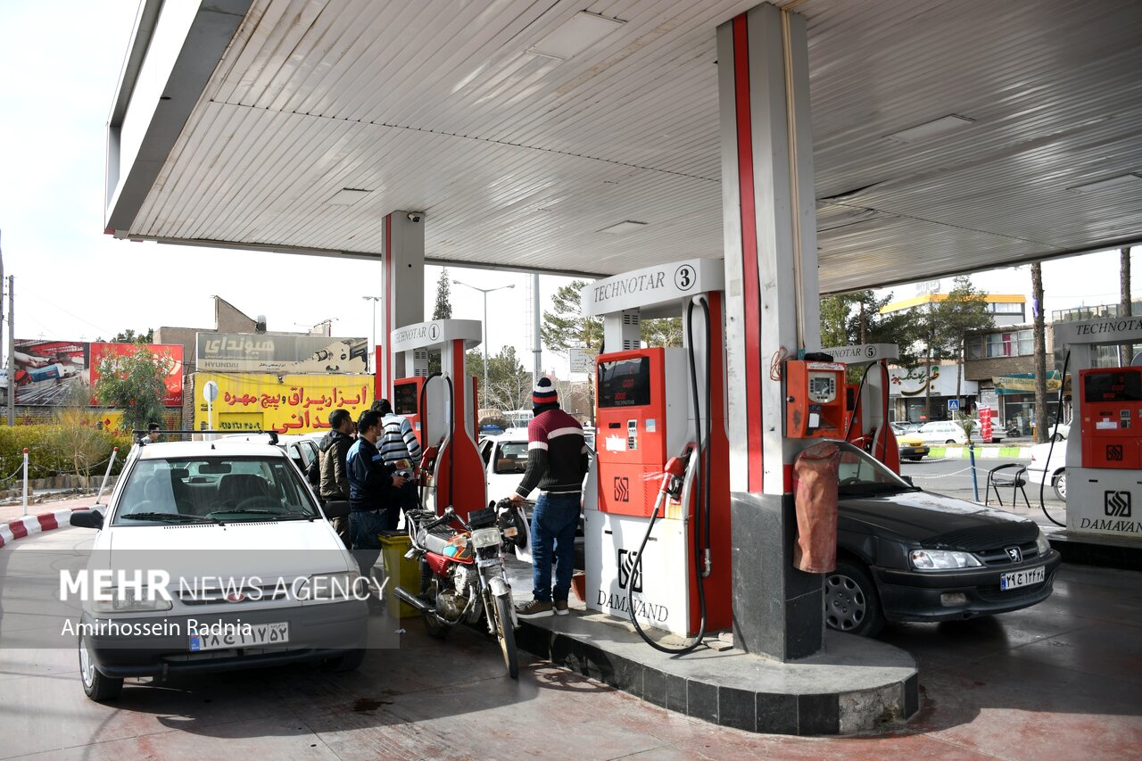 فروش کارت سوخت شغل تازه برخی دلالان در همدان؛ جایگاه تا جاده‌های مرزی