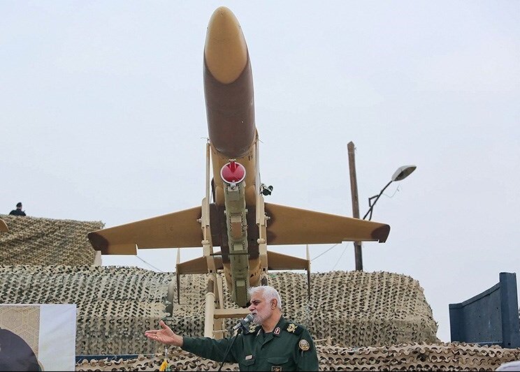 مسيرات "كرار" المسلحة بصاروخ جو- جو تنضم إلى الأسطول الحربي الإيراني