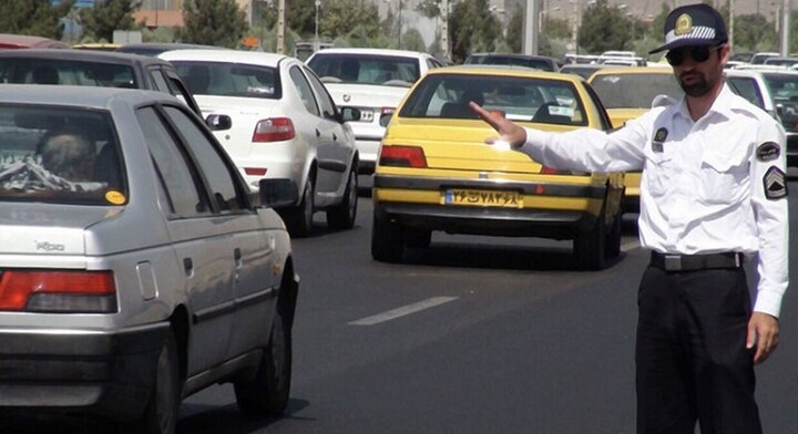 ترافیک در ورودی و خروجی مشهد پر حجم است ترافیک در ورودی و خروجی مشهد پر حجم است