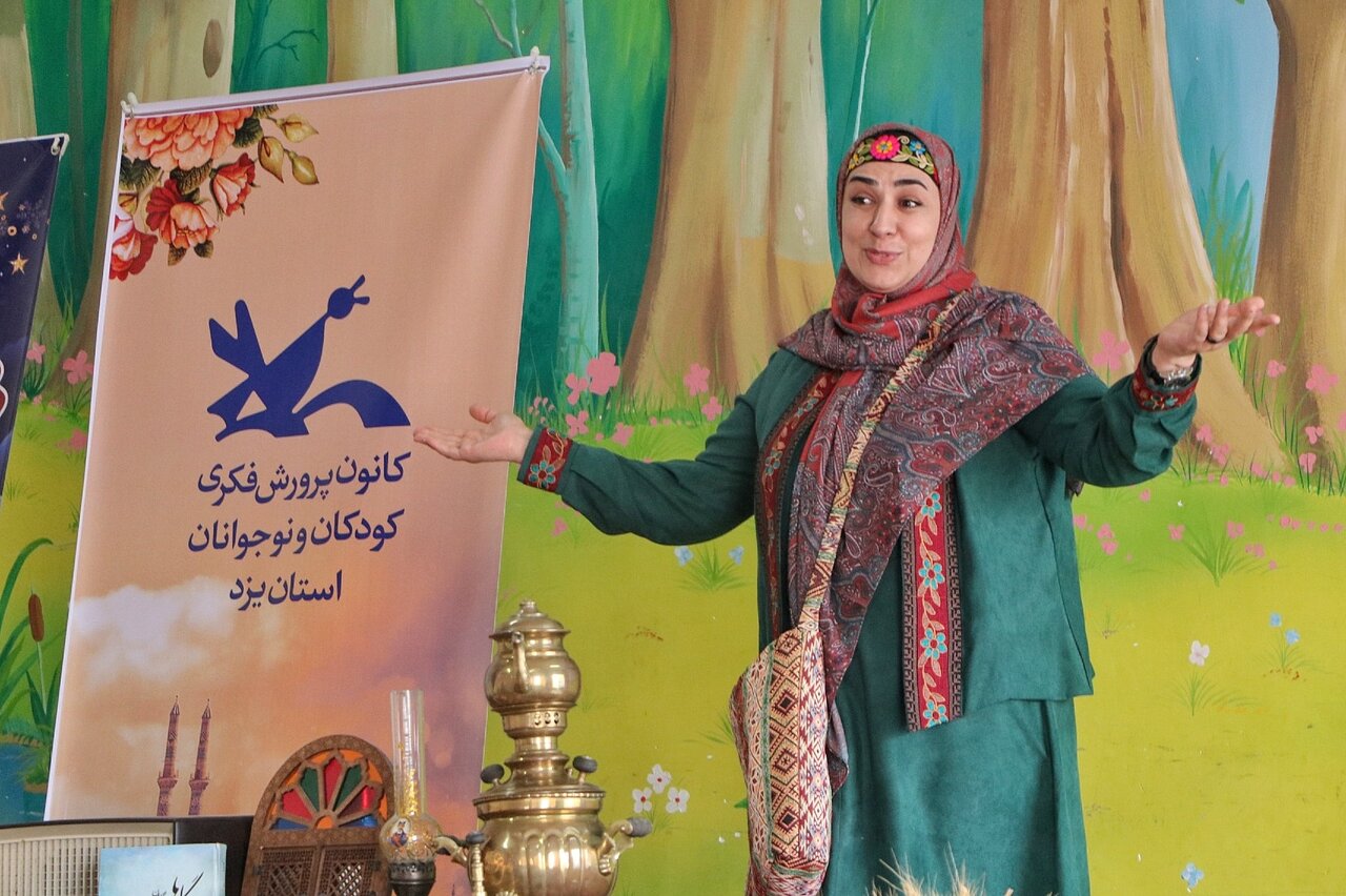 ۶ قصه‌گو در مدارس یزد قصه‌گویی کردند