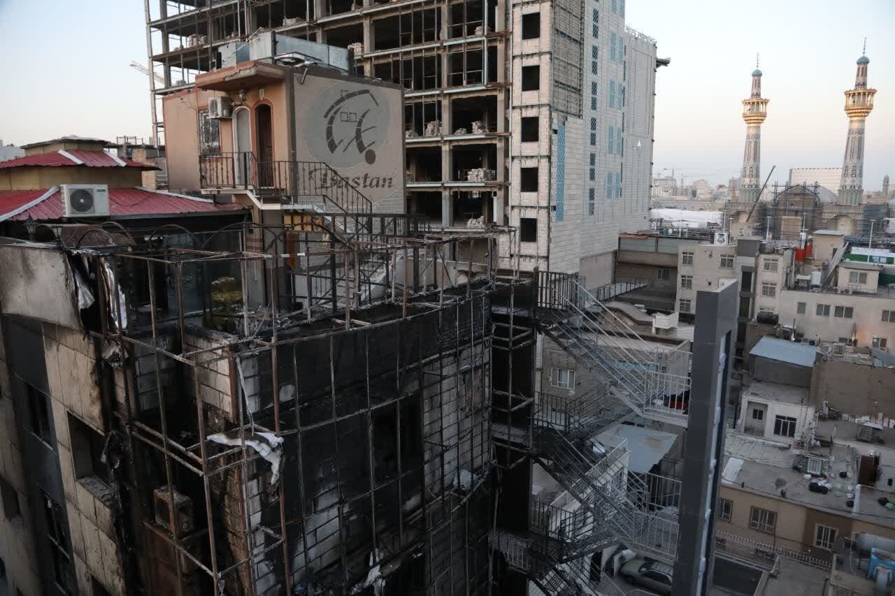 مهار آتش‌سوزی یک هتل آپارتمان در مشهد