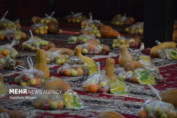 توزیع ۲۵۰ بسته یلدایی در شهرستان قوچان