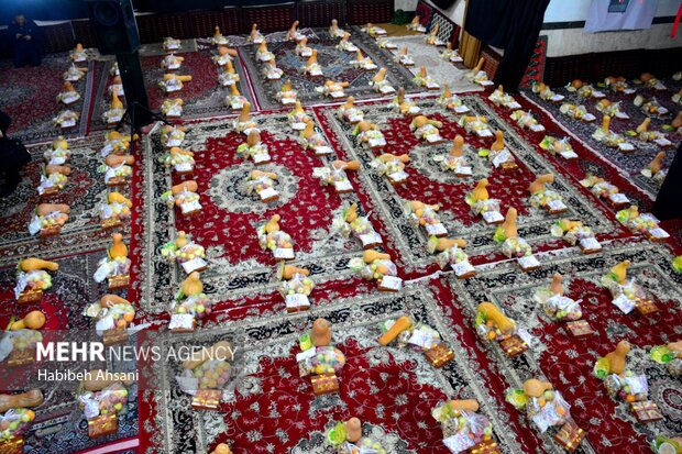 توزیع ۲۵۰ بسته یلدایی در شهرستان قوچان