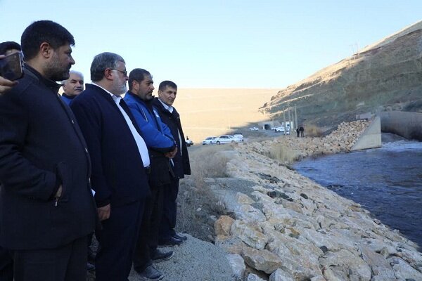 آب سد سلیوه برای کمک به احیای دریاچه ارومیه رهاسازی شد