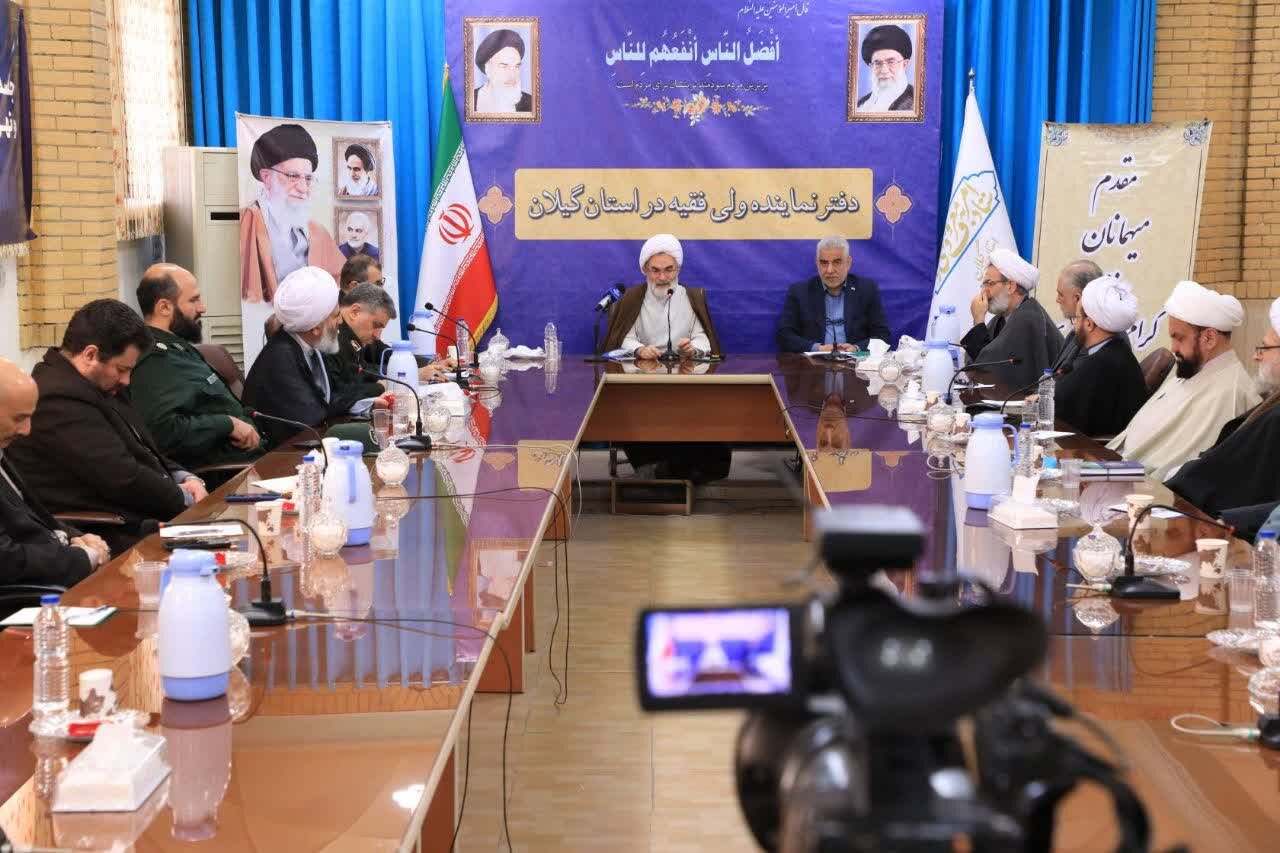 دشمن به دنبال درگیر کردن نظام با چالشهای فرهنگی است دشمن به دنبال درگیر کردن نظام با چالشهای فرهنگی است