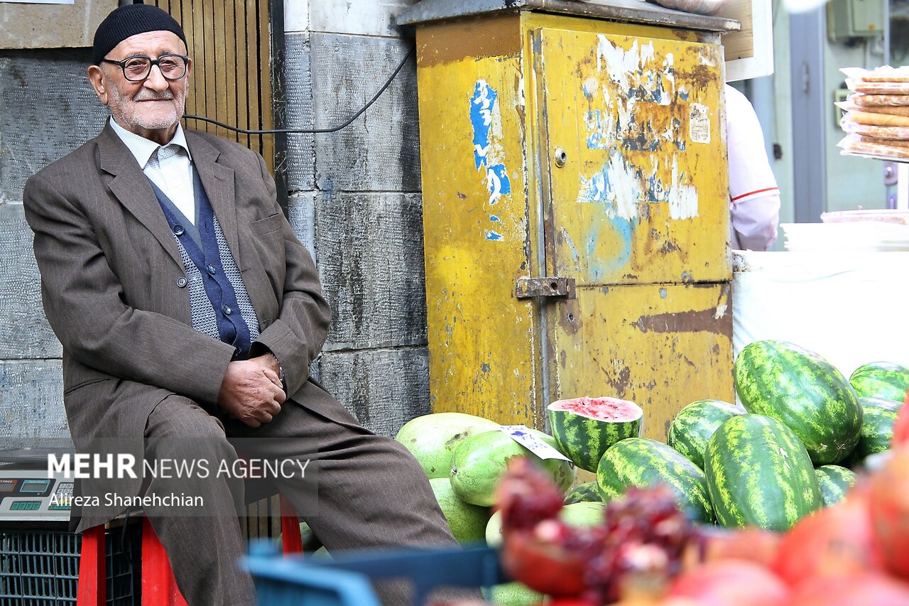 بازار شب یلدا در رشت بازار شب یلدا در رشت