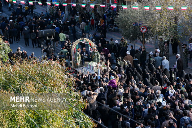 تدفین شهید گمنام در بوستان شهدای آذر قم