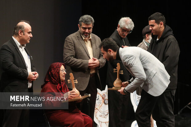 آئین اختتامیه پنجمین جشنواره موسیقی «امیرجاهد» روز جمعه ۱ دی ماه ۱۴۰۲ در سالن برج آزادی تهران برگزار شد