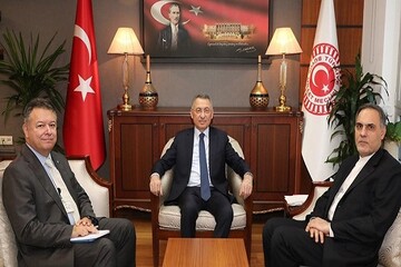 İranlı Büyükelçi TBMM Dış Politika Komisyonu Başkanı ile görüştü