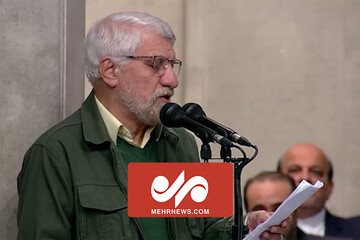 مداحی حاج صادق آهنگران در دیدار با رهبر انقلاب