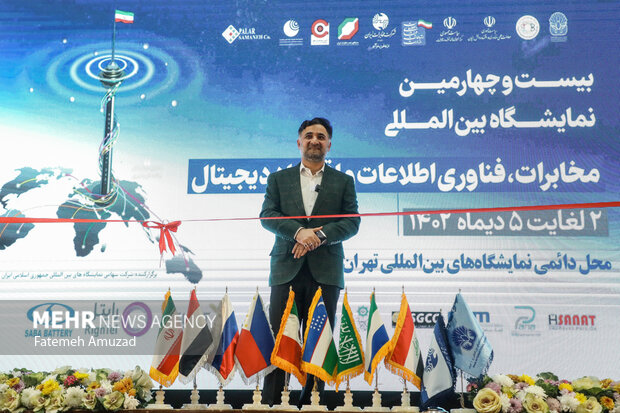 روح الله دهقانی فیروزآبادی معاون علمی و فناوری ریاست جمهوری در افتتاحیه نمایشگاه بین المللی تلکام حضور دارد