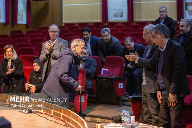 هادی خانیکی مدرس دانشگاه در دهمین سالگرد درگذشت پدر علوم ارتباطات ایران «دکتر کاظم معتمد نژاد» حضور دارد