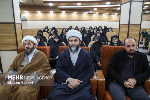 حجت الاسلام محمد قمی رییس سازمان تبلیغات اسلامی در آیین افتتاحیه رویداد «بانوان بهشت» حضور دارد