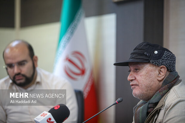 خوش صحبتان در عین حفظ مبناهایش، بسیار به گفتوگو معتقد بود