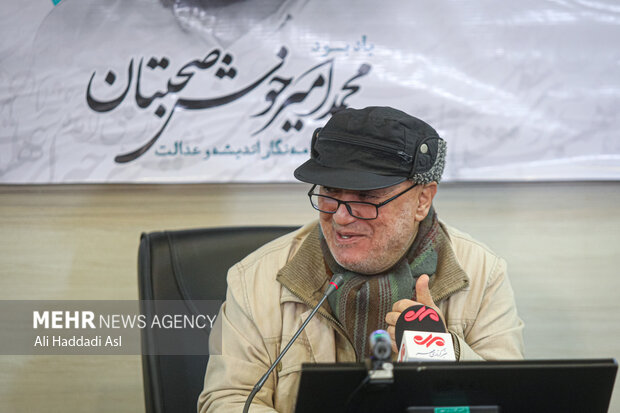 خوش صحبتان در عین حفظ مبناهایش، بسیار به گفتوگو معتقد بود