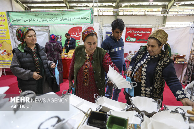 افتتاح نمایشگاه اقتصاد مقاومتی در گمرک باجگیران مرز ایران و ترکمنستان