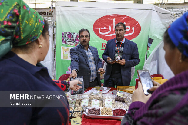 افتتاح نمایشگاه اقتصاد مقاومتی در گمرک باجگیران مرز ایران و ترکمنستان