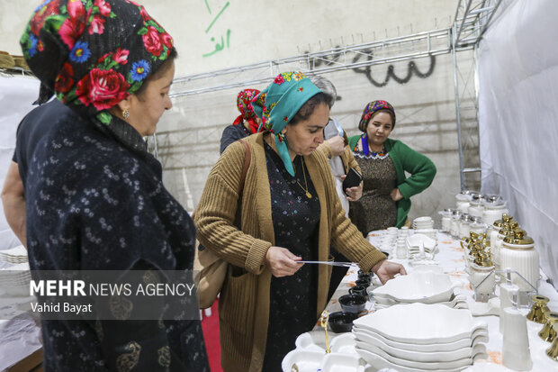 افتتاح نمایشگاه اقتصاد مقاومتی در گمرک باجگیران مرز ایران و ترکمنستان