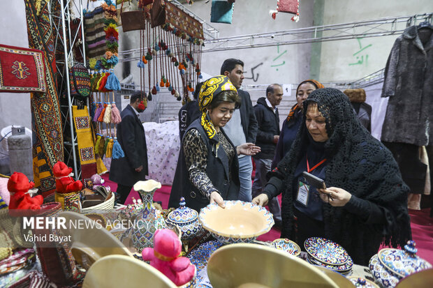 افتتاح نمایشگاه اقتصاد مقاومتی در گمرک باجگیران مرز ایران و ترکمنستان