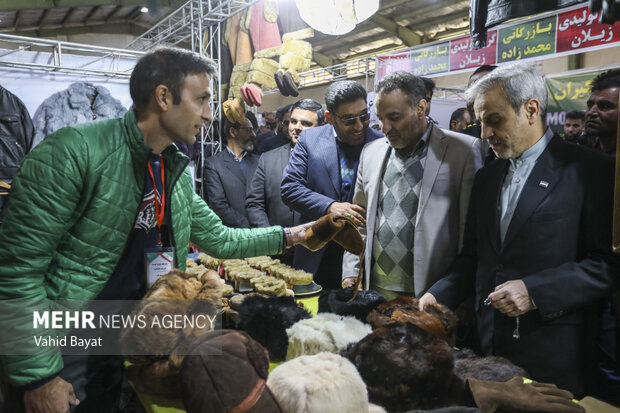 افتتاح نمایشگاه اقتصاد مقاومتی در گمرک باجگیران مرز ایران و ترکمنستان