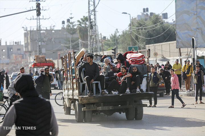 Palestinians flee homes in central Gaza after Israeli evacuation order