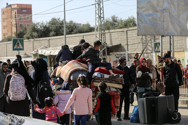 Palestinians flee homes in central Gaza after Israeli evacuation order