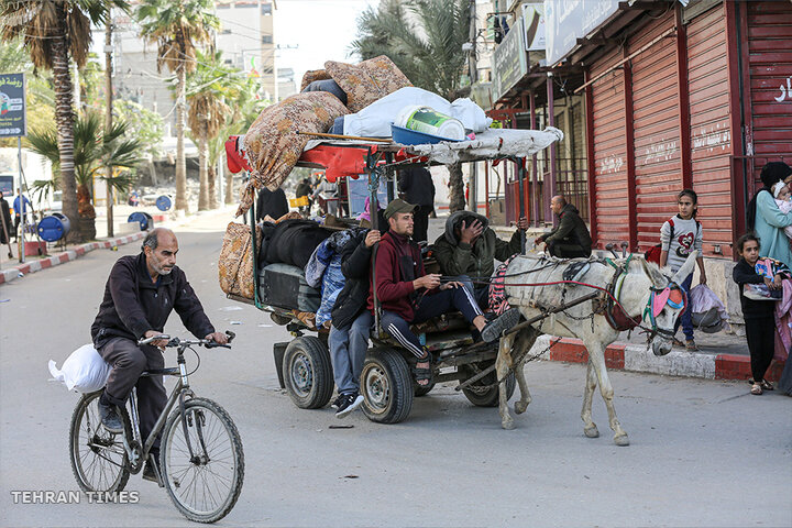 Palestinians flee homes in central Gaza after Israeli evacuation order