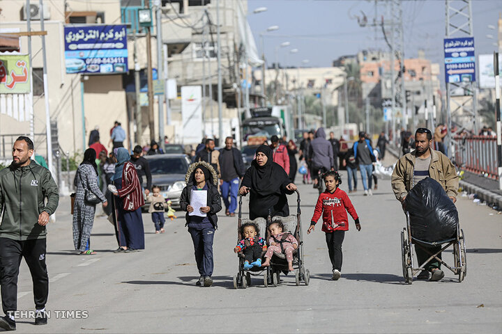 Palestinians flee homes in central Gaza after Israeli evacuation order