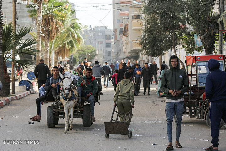 Palestinians flee homes in central Gaza after Israeli evacuation order