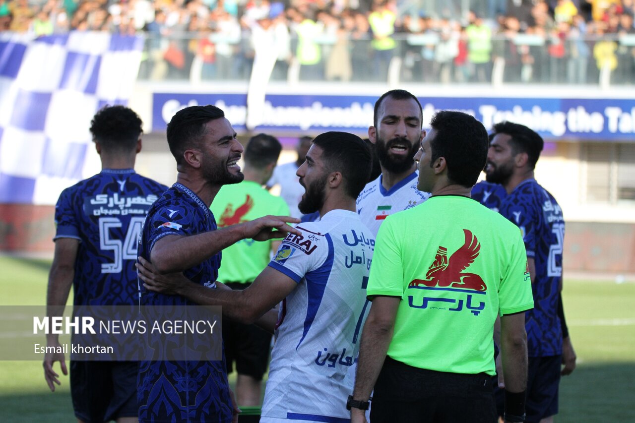 تصمیم فدراسیون پشت پرده دارد/ آقایان سواد اداره فوتبال را ندارند