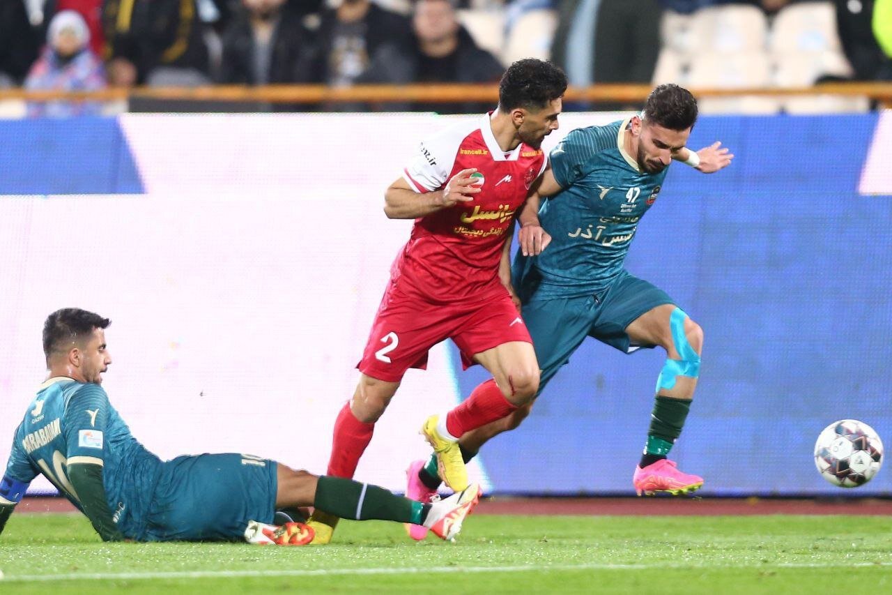 تیم فوتبال پرسپولیس و شمس آذر