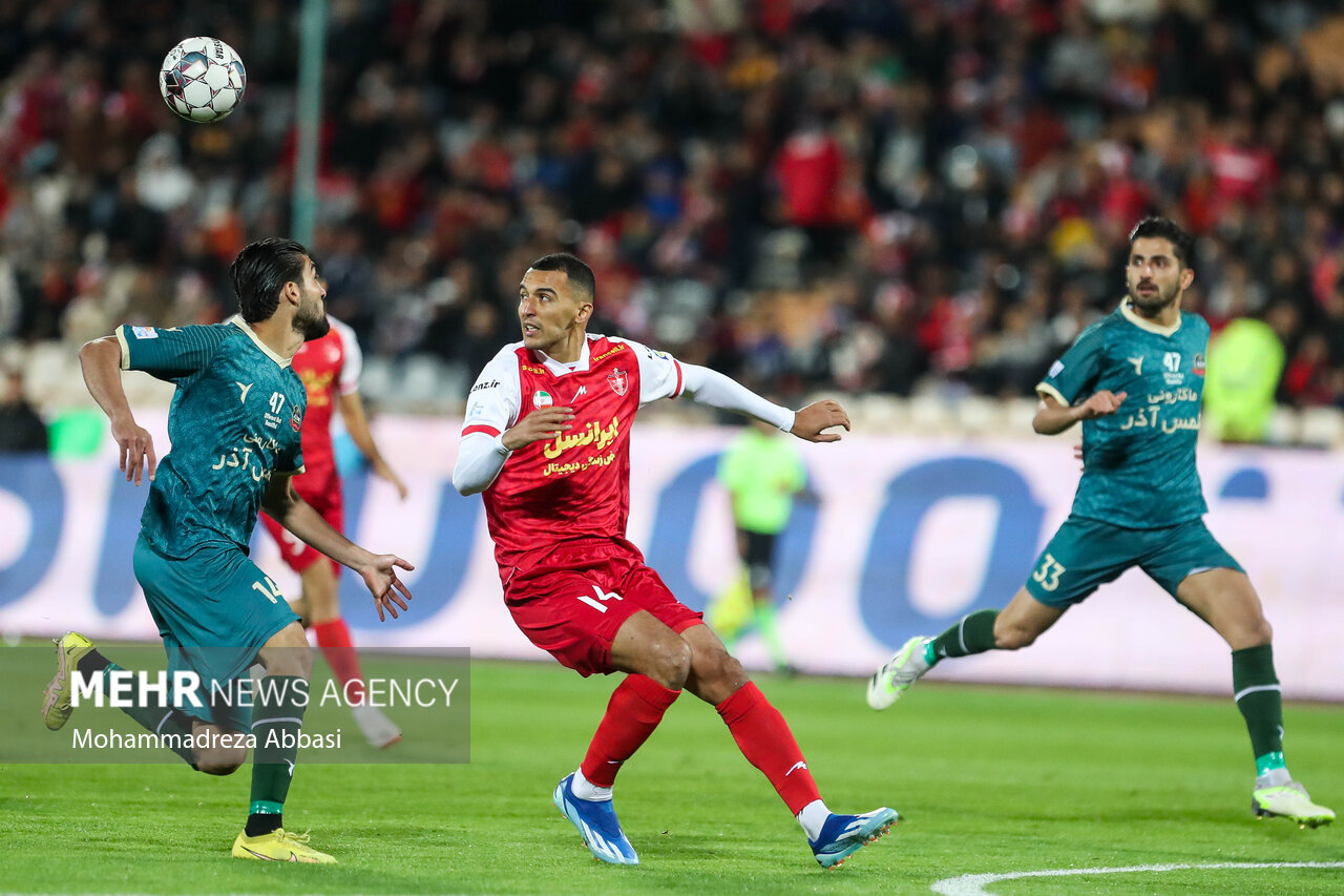 «باهویی» در سطح پرسپولیس نیست/ یک مدافع نیاز به مشاوره دارد!