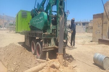 چاه کمکی جهت تأمین آب در روستای چهار ده فلارد حفر شد