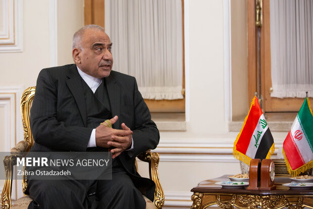 حسین امیر عبداللهیان وزیر امور خارجه ایران با عادل عبد المهدی نخست وزیر پیشین عراق ظهر امروز ۴ دی ۱۴۰۲ در وزارت خارجه دیدار کرد