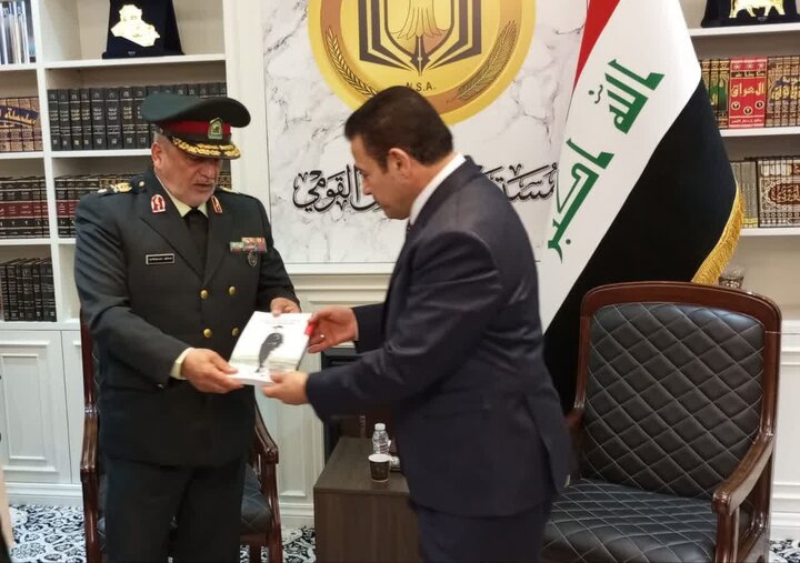 رئيس الجامعة العليا للدفاع الوطني الإيراني يلتقي مستشار الأمن القومي العراقي