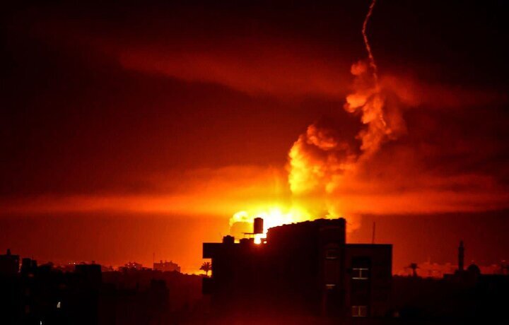 شب خونین غزه با بمباران هولناک اردوگاه المغازی با بیش از۱۰۰ شهید