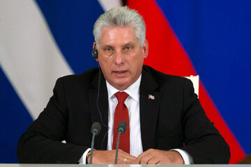 ادای احترام رئیس‌جمهور و وزیر خارجه کوبا به مقام شامخ شهید «سید ابراهیم رئیسی»