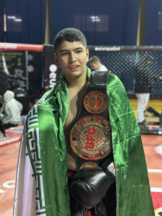 نوجوان ایران صاحب کمربند حرفهای کیک بوکسینگ جهان شد