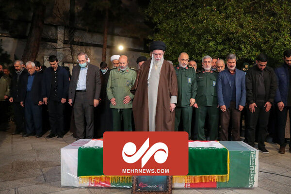 اقامه نماز رهبر انقلاب بر پیکر سردار شهید سید رضی موسوی اقامه نماز رهبر انقلاب بر پیکر سردار شهید سید رضی موسوی
