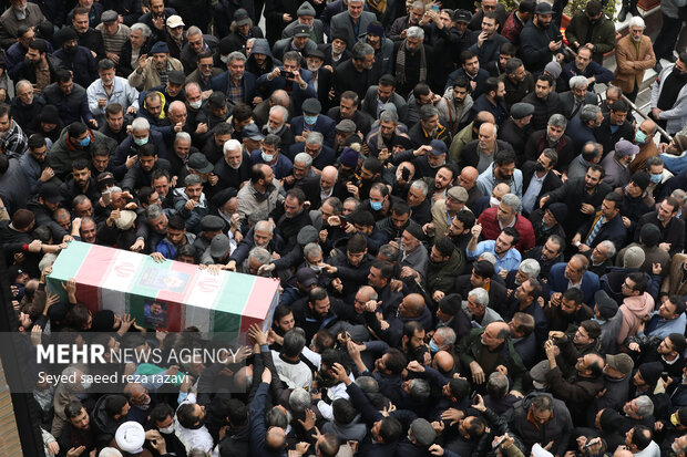 مراسم تدفین پیکر سردار شهید سید رضی موسوی در امامزاده صالح (ع)